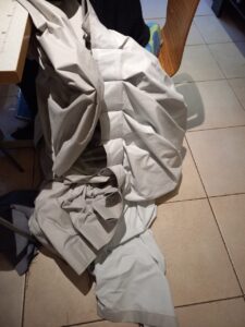 First lines in order to create pinch pleats.