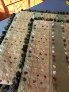 Scatters with bobble trim